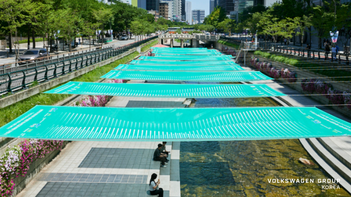수영장, 야외, 식물, 건물이(가) 표시된 사진

AI 생성 콘텐츠는 정확하지 않을 수 있습니다.